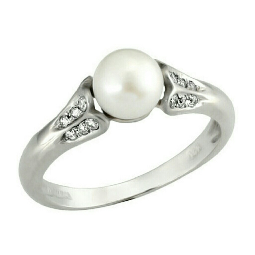 14k white gold engagement ring with diamond accent